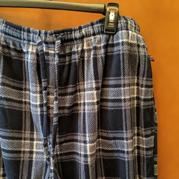 Fleece pj bottoms w/ pockets. - Picture 2 of 3